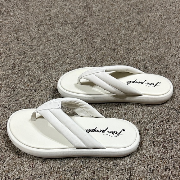 Free People Cream Flip Flop Sandals - Picture 5 of 8